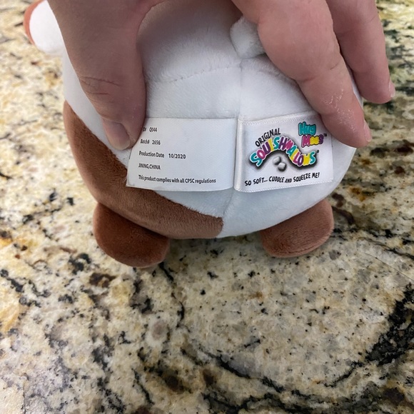 9” Drella the cow Hugmee Squishmallow - Picture 5 of 6